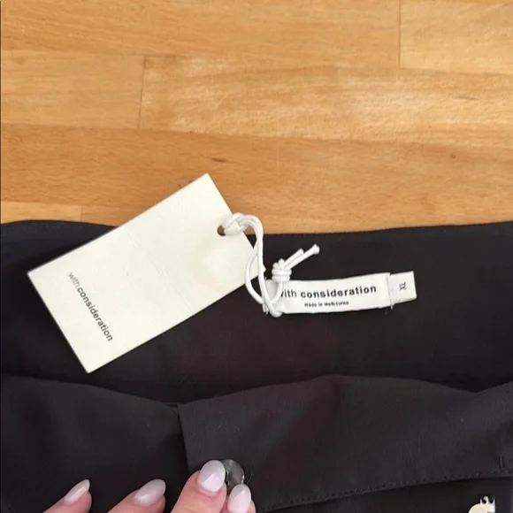 With Consideration New with Tags black Bermuda Shorts size XL - Picture 3 of 6